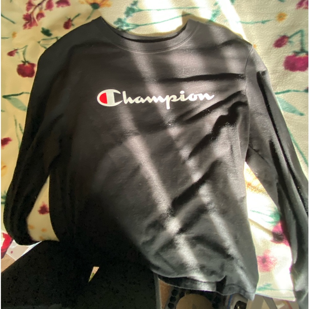Blacks champion long sleeve shirt, comfortable, smoke free home gently used